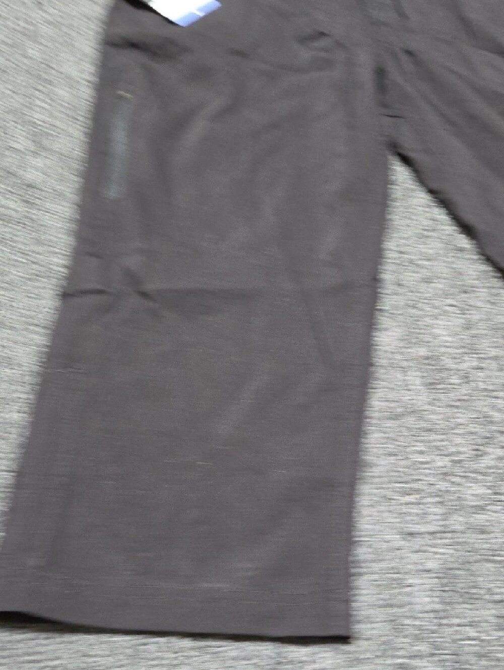 (#1) Khombu Black Women's Chino Capri Pants - Picture 5 of 9